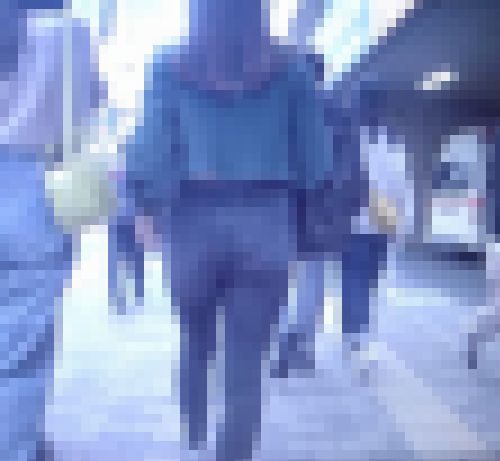 超エロカワ美女がとてつもなく大きなド美エロヒップでスキニーデニム履いて歩いてるよ サンプル画像