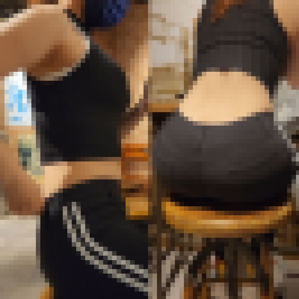 【黒ピタパン】スポーティーな格好のムチムチお姉さんの座り 内容画像