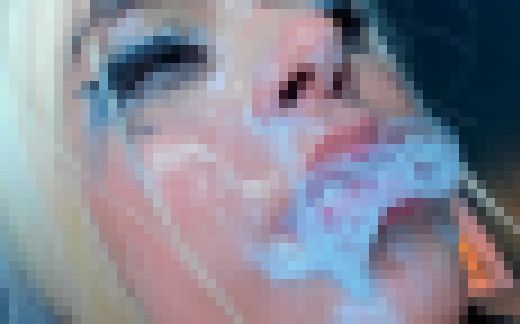【微グロ】ディルドでイラマチオして顔面崩壊する美女002 サンプル画像