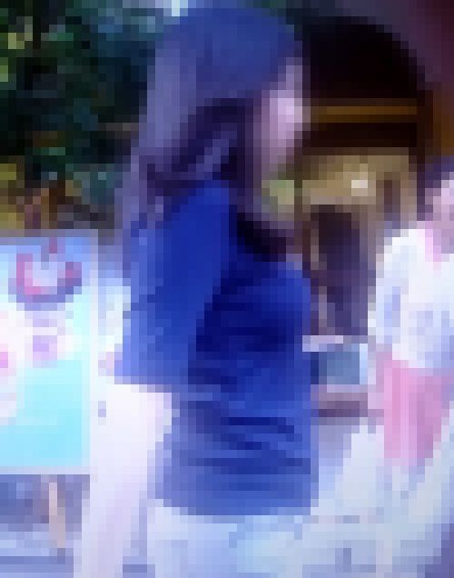 極エロボディの美人お姉さんが美巨乳を突き出して歩く姿がイヤらしい サンプル画像